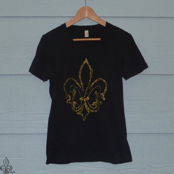 🎇Gold Glitter Fluer de Lis tee🎇 - Picture 1 of 6